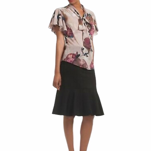 ♦️SOLD♦️ Trina Turk silk blouse with tie bow - Picture 2 of 8